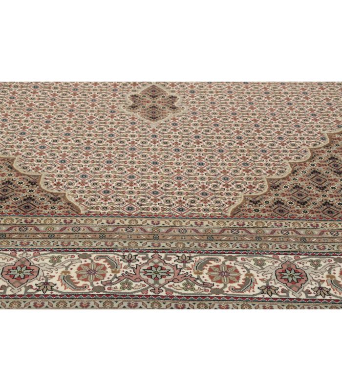 Taj Mahi Tabriz