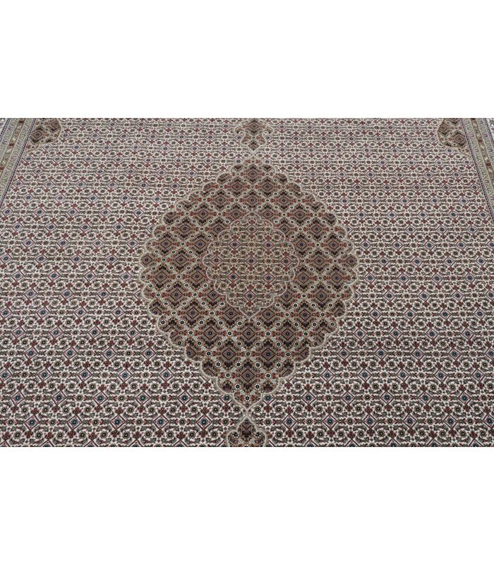 Taj Mahi Tabriz