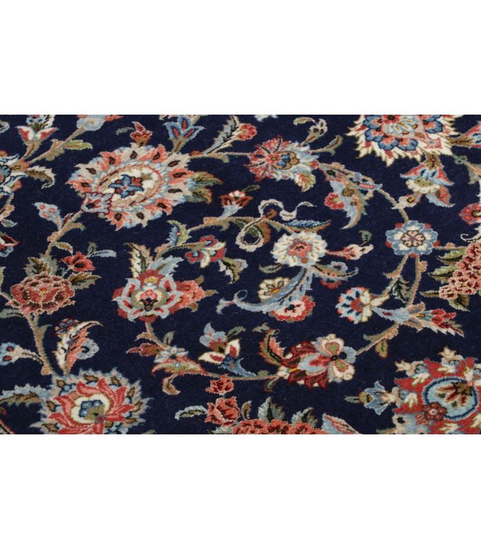 Ilam Sherkat auf Seide