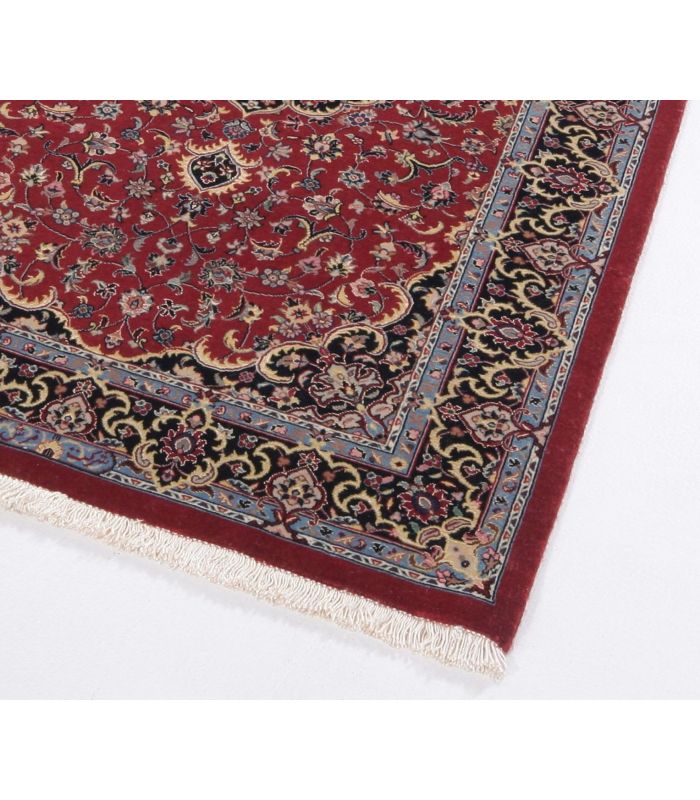 Ilam Sherkat on silk warp