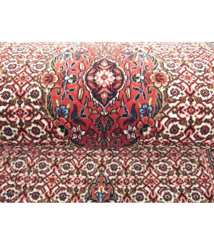 Bidjar with silk contours