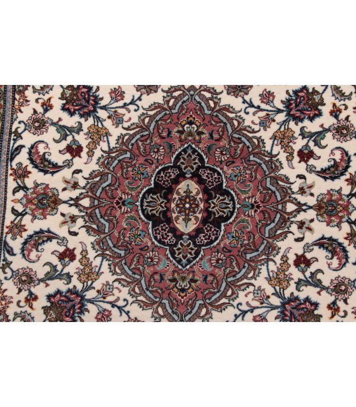 Ilam Sherkat auf Seide