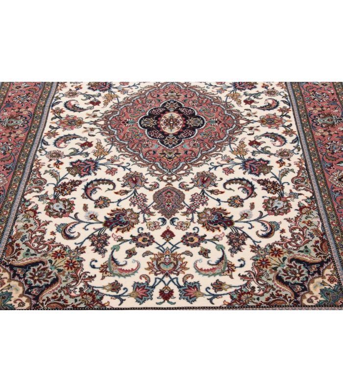 Ilam Sherkat auf Seide