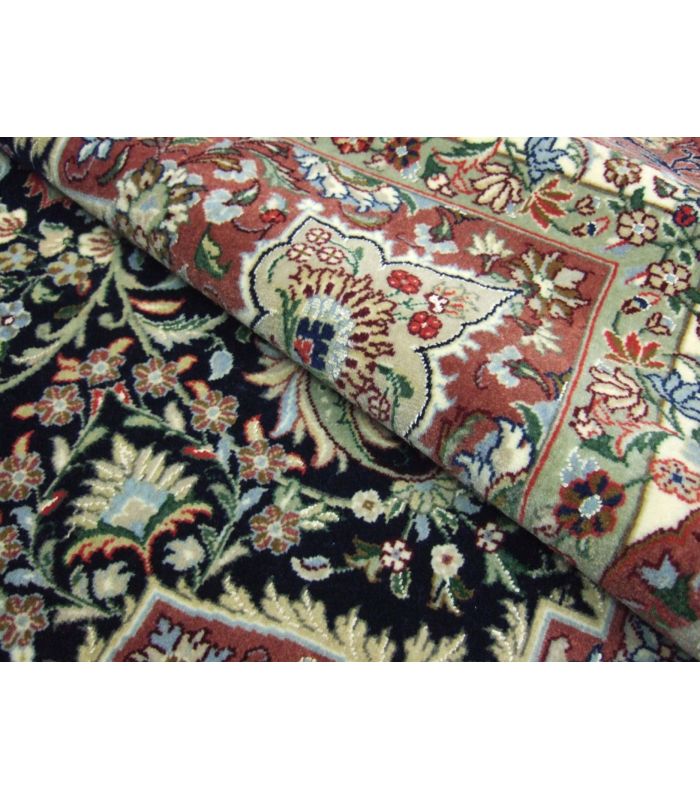 Ilam Sherkat auf Seide