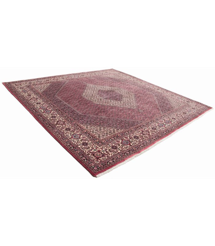 Bidjar with silk contours