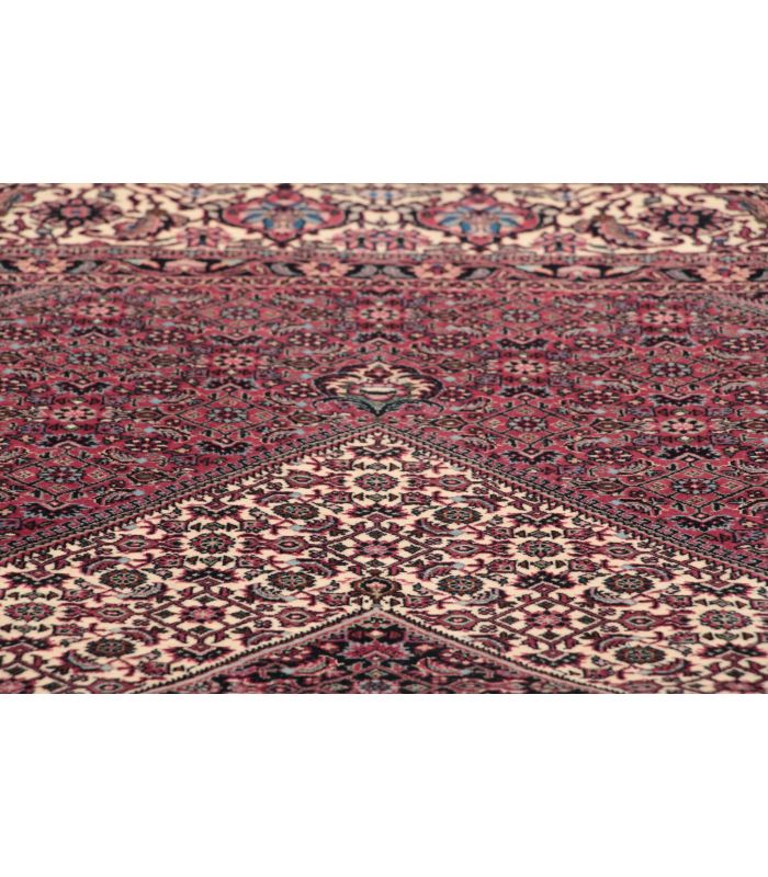 Bidjar with silk contours