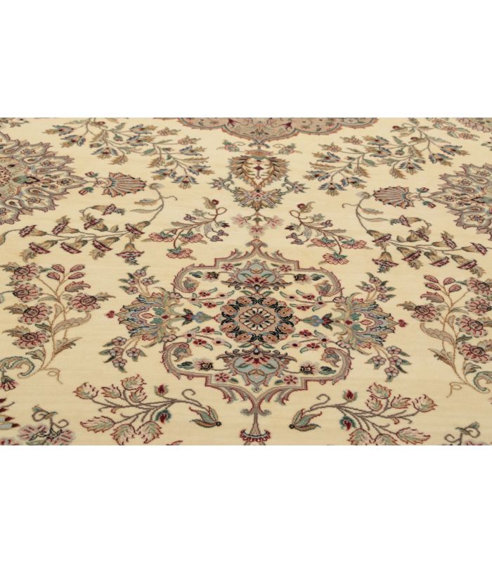 Ilam Sherkat on silk warp