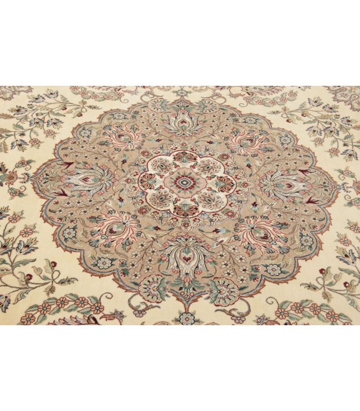 Ilam Sherkat on silk warp