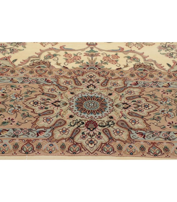 Ilam Sherkat on silk warp