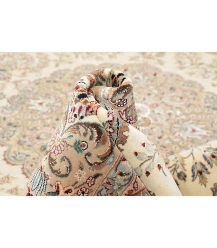 Ilam Sherkat on silk warp