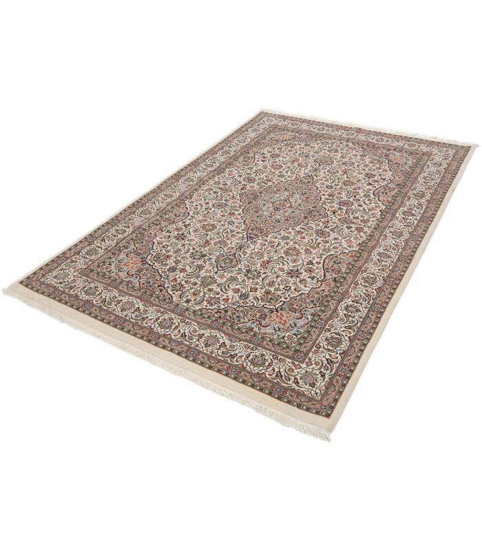 Ilam Sherkat on silk warp