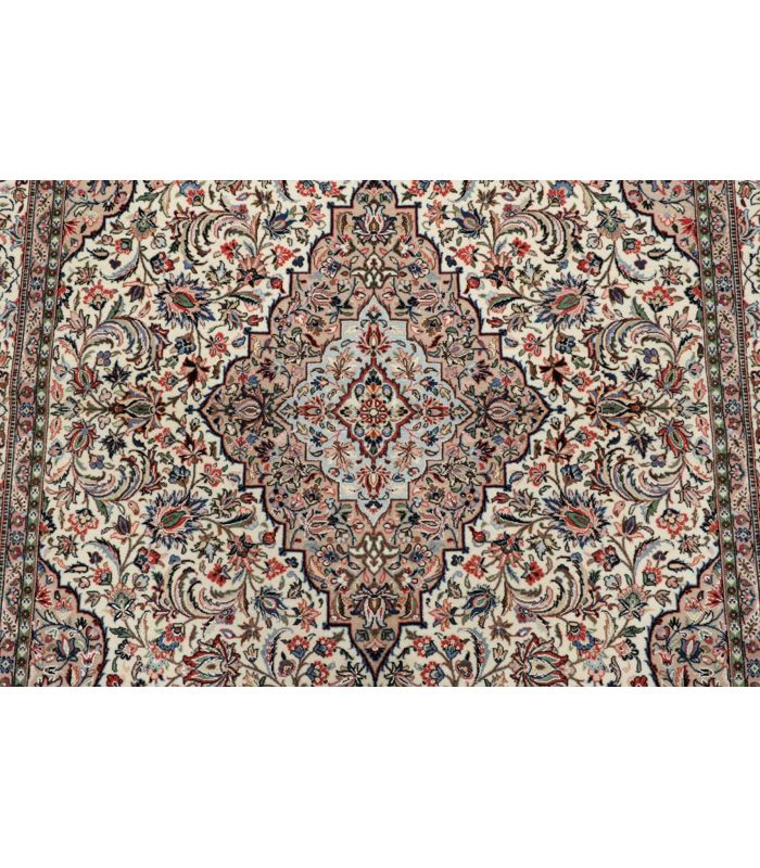 Ilam Sherkat on silk warp