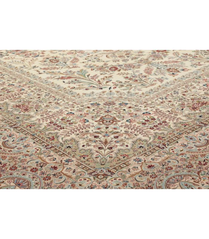 Ilam Sherkat auf Seide