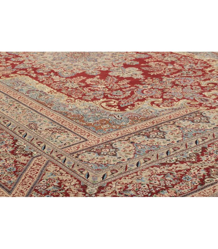 Ilam Sherkat on silk warp