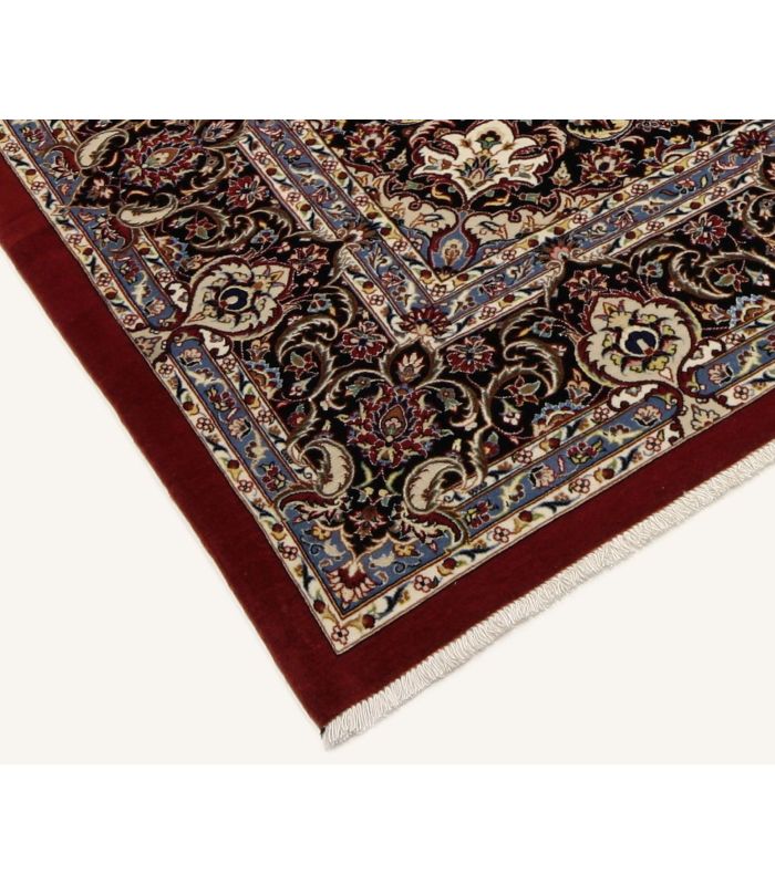 Ilam Sherkat on silk warp