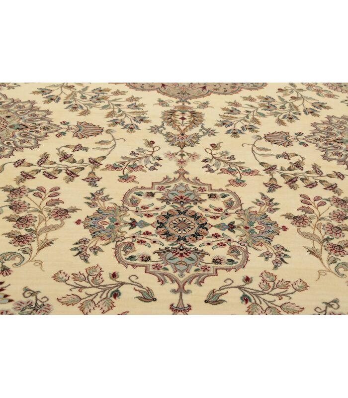 Ilam Sherkat auf Seide