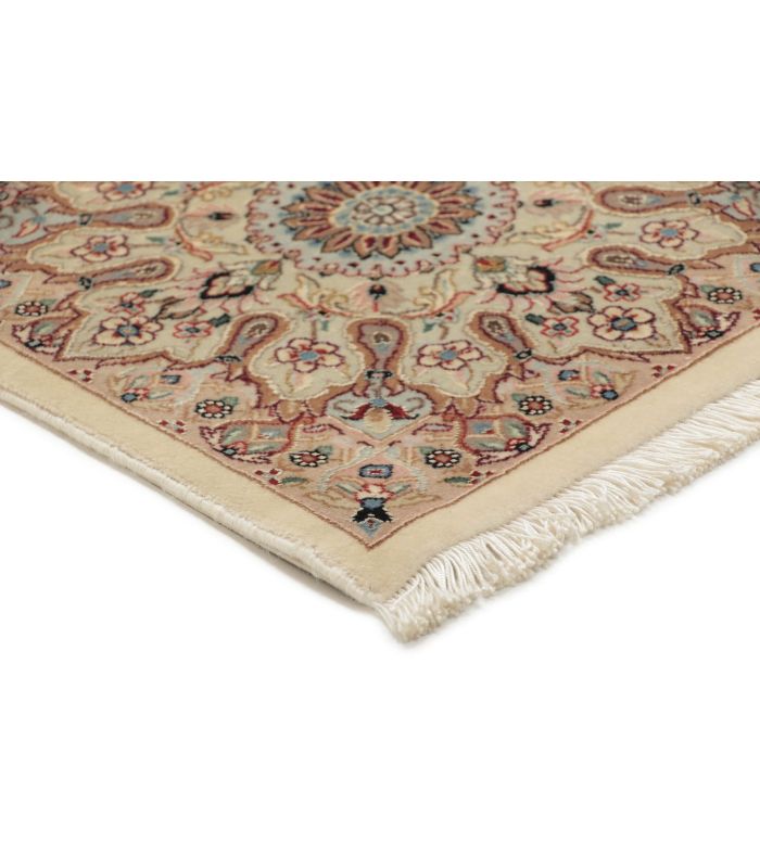 Ilam Sherkat auf Seide