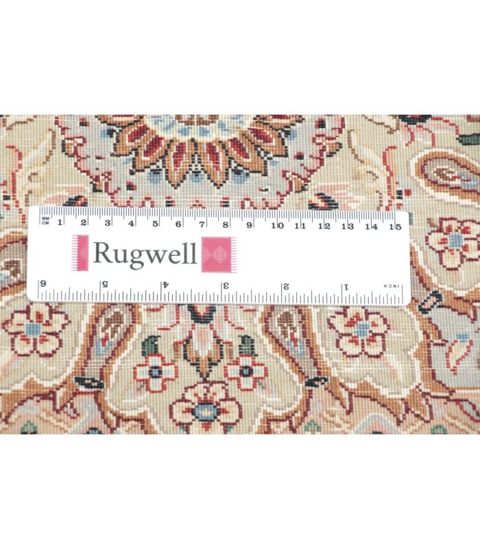 Ilam Sherkat auf Seide