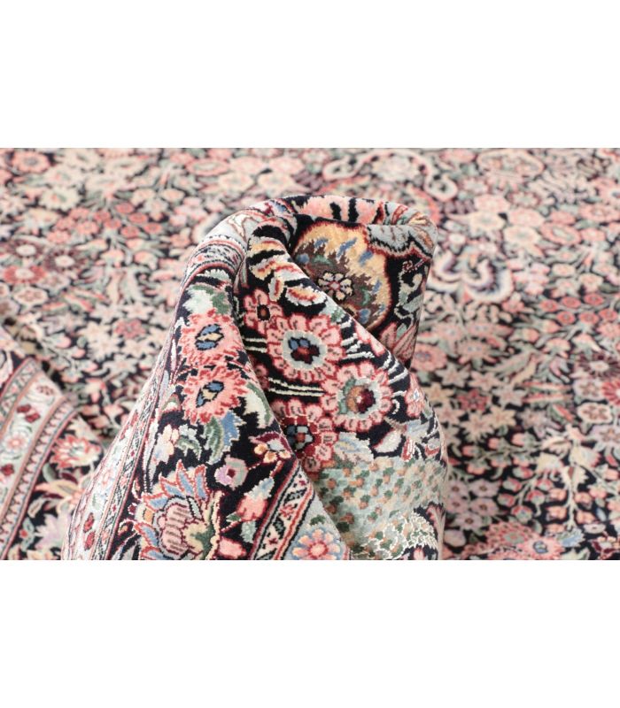 Ilam Sherkat auf Seide