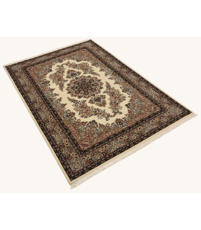 Ilam Sherkat auf Seide