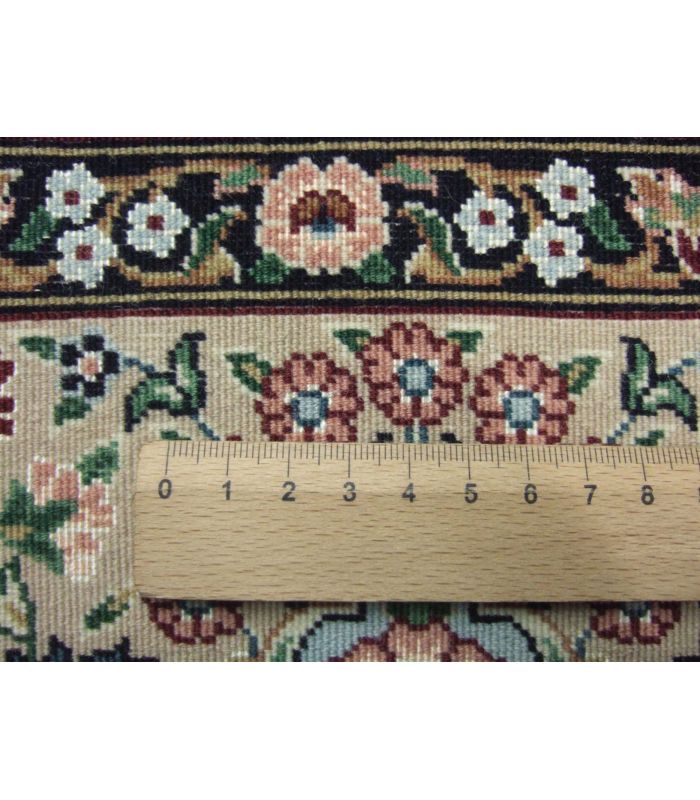 Ilam Sherkat auf Seide