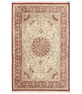 Qum silk