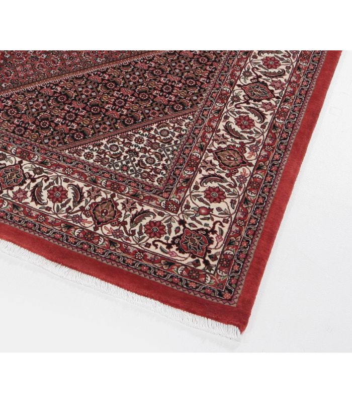 Bidjar with silk contours