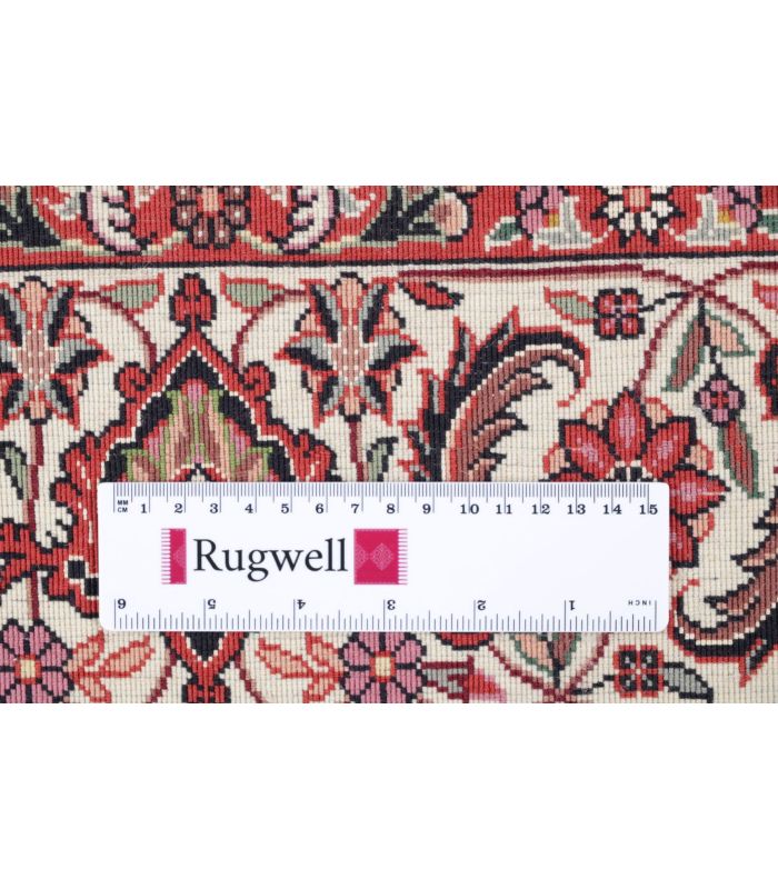 Bidjar with silk contours