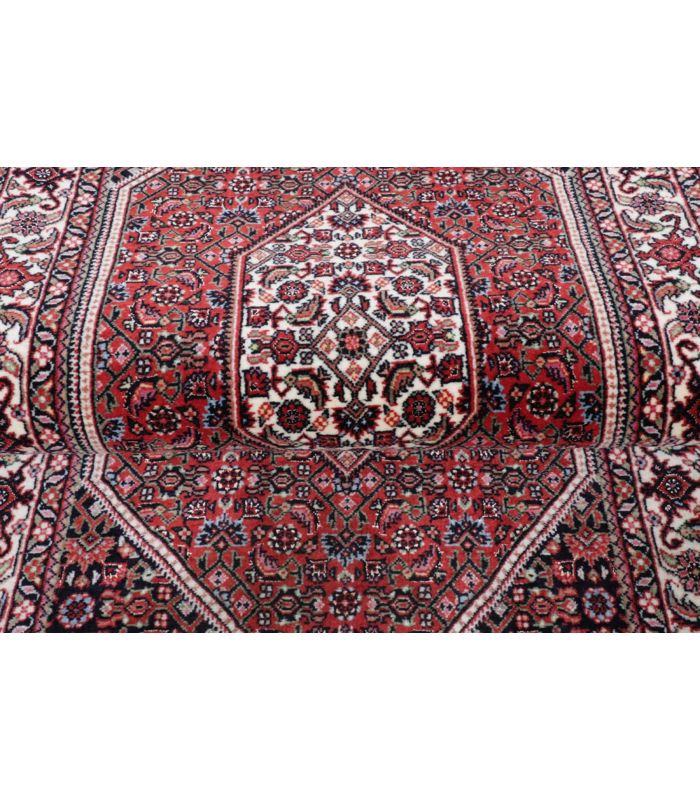 Bidjar with silk contours