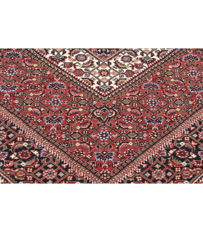 Bidjar with silk contours