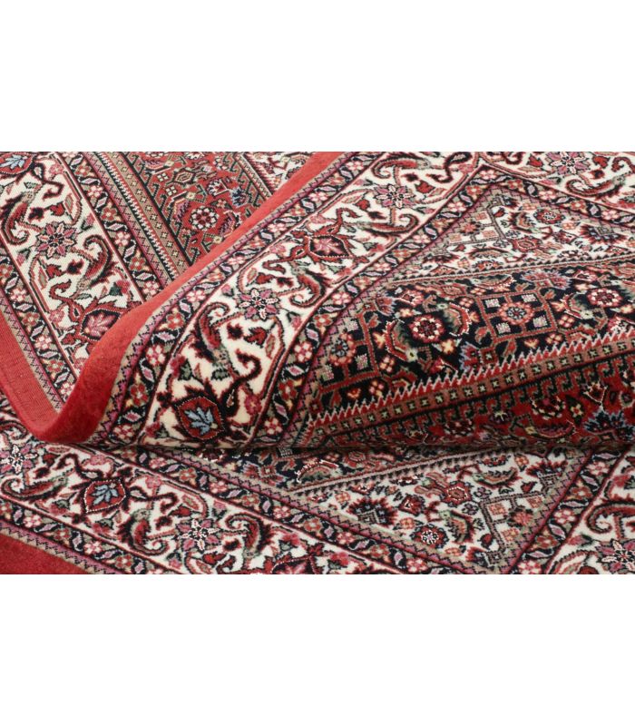 Bidjar with silk contours