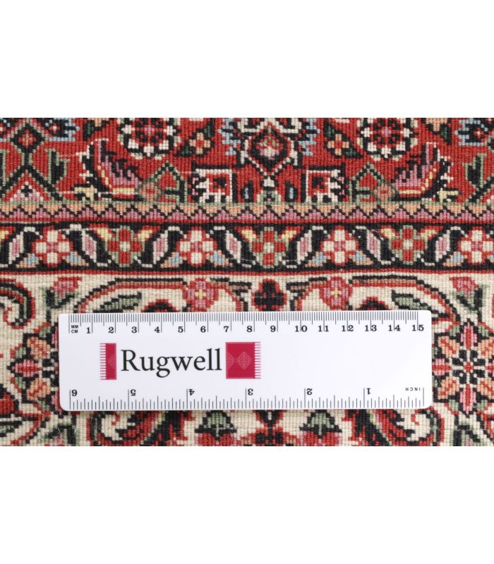 Bidjar with silk contours