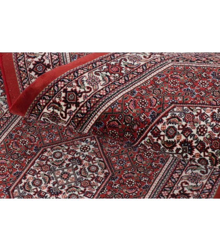 Bidjar with silk contours