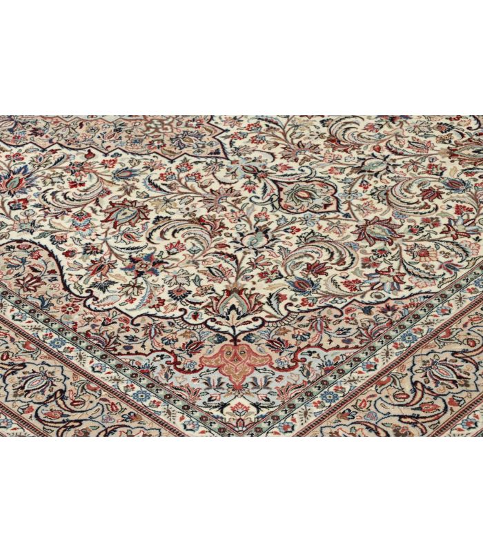 Ilam Sherkat auf Seide