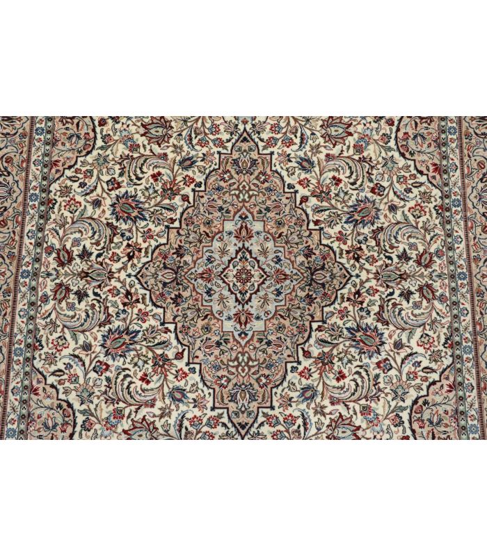 Ilam Sherkat auf Seide