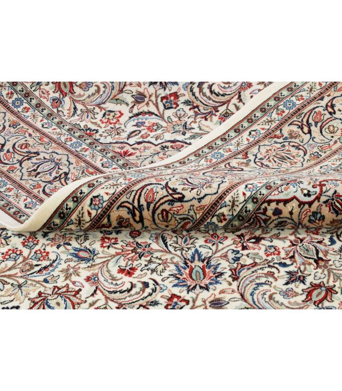 Ilam Sherkat auf Seide