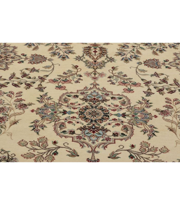 Ilam Sherkat auf Seide