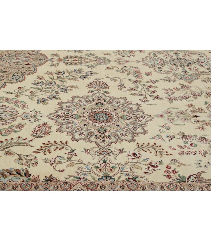 Ilam Sherkat auf Seide