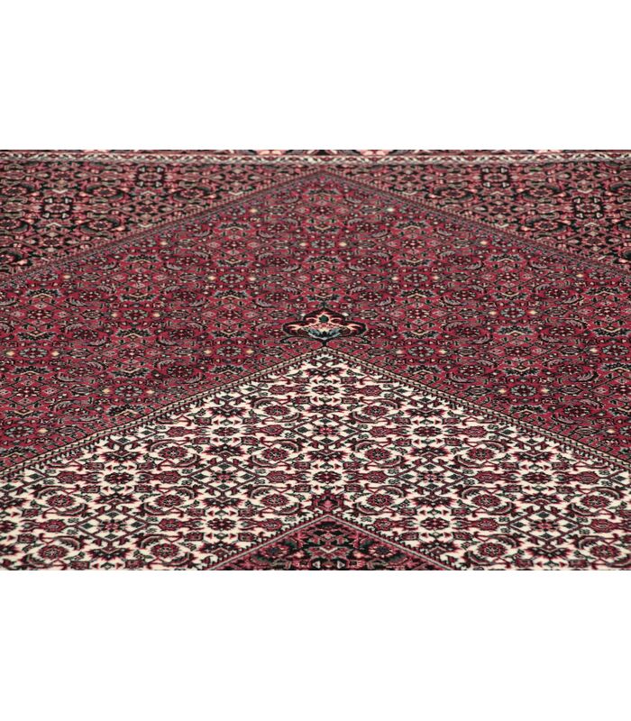 Bidjar with silk contours