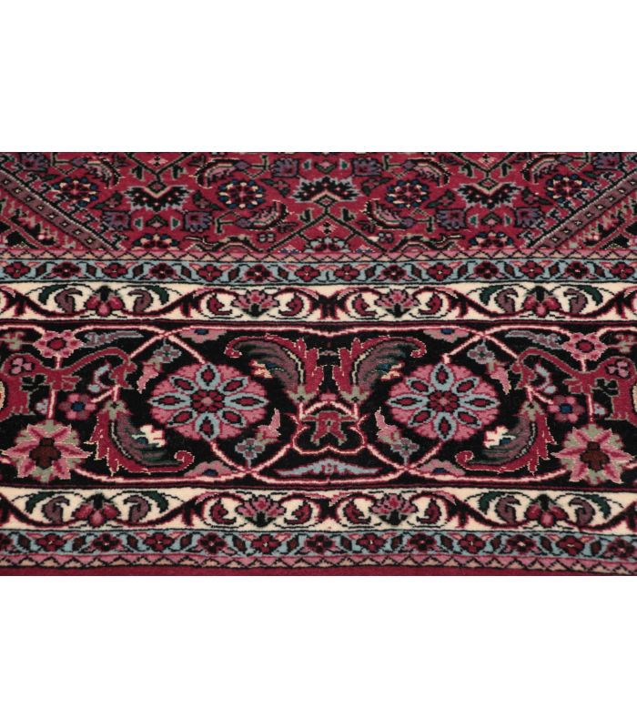 Bidjar with silk contours