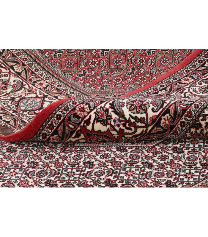 Bidjar with silk contours