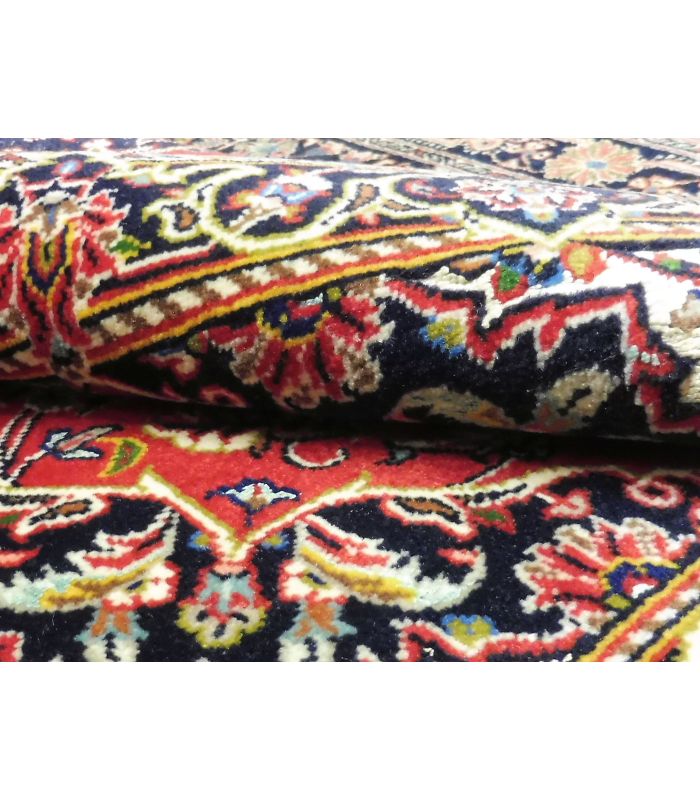 Keshan with silk contours