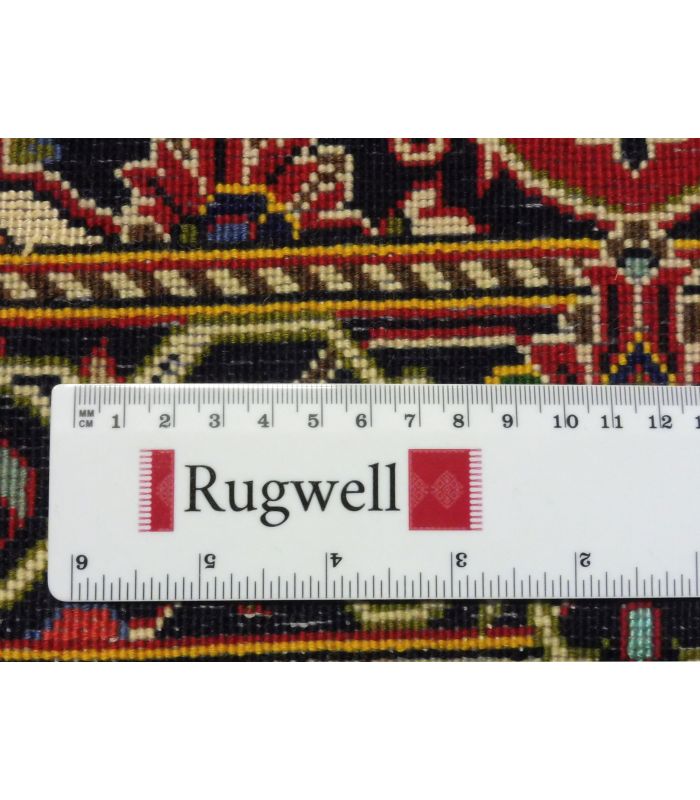 Keshan with silk contours