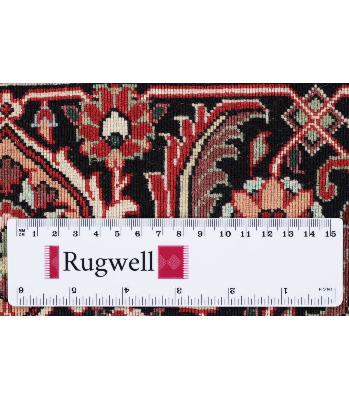 Bidjar with silk contours