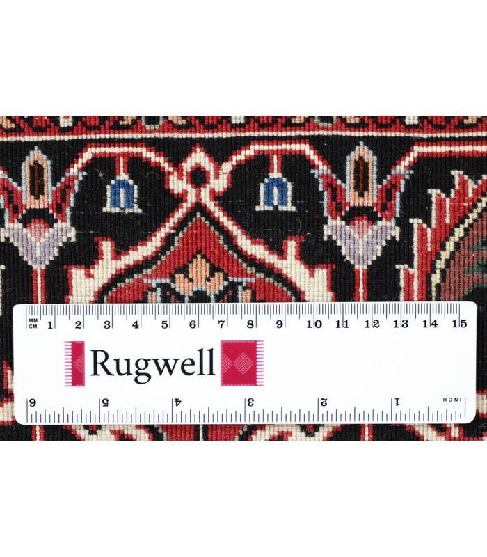 Bidjar with silk contours