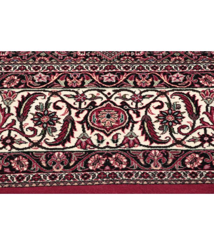 Bidjar with silk contours