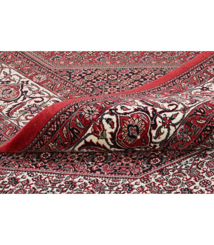 Bidjar with silk contours