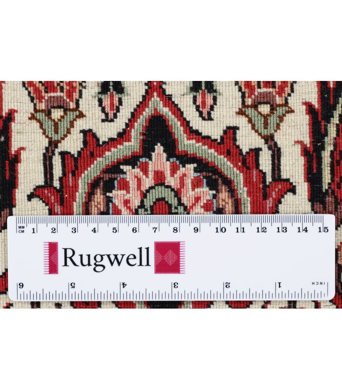 Bidjar with silk contours