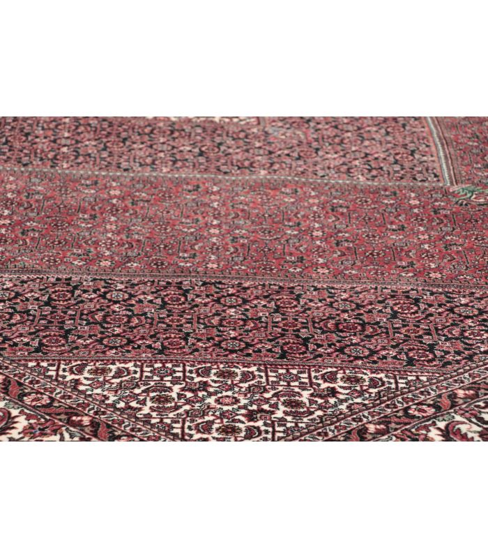 Bidjar with silk contours