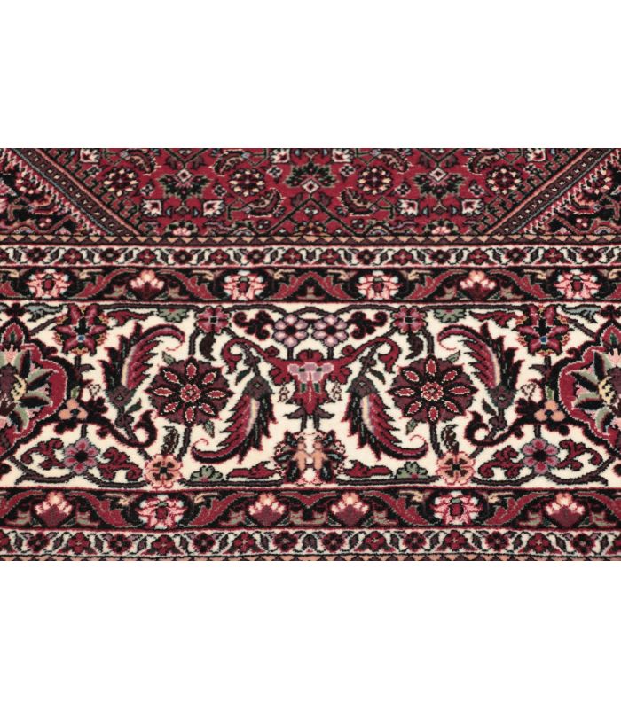 Bidjar with silk contours